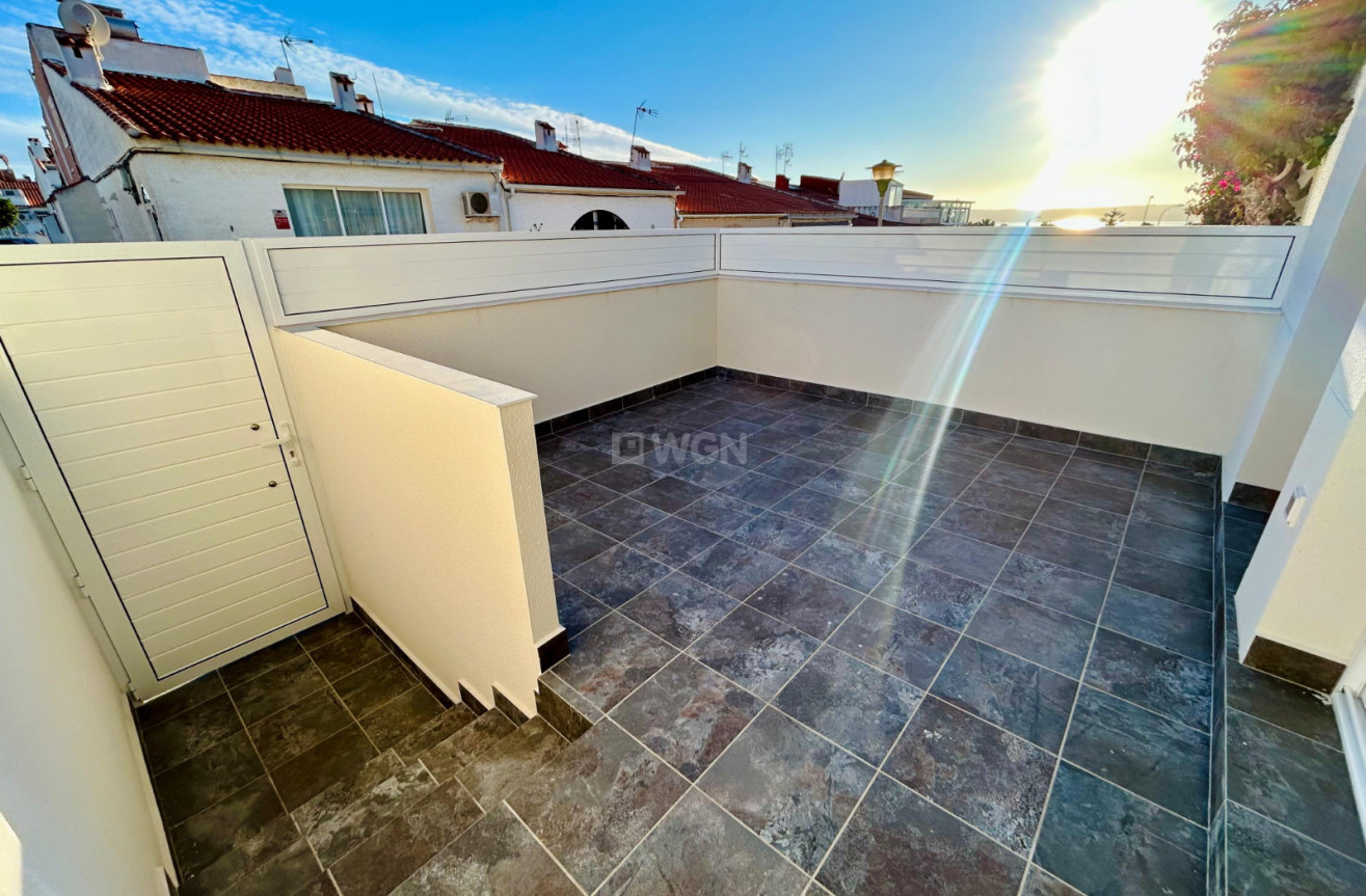 Odsprzedaż - Kamienica - Torrevieja - Costa Blanca