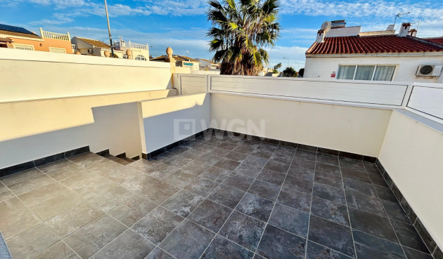 Odsprzedaż - Kamienica - Torrevieja - Costa Blanca