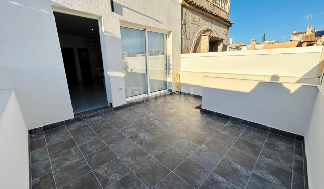 Odsprzedaż - Kamienica - Torrevieja - Costa Blanca