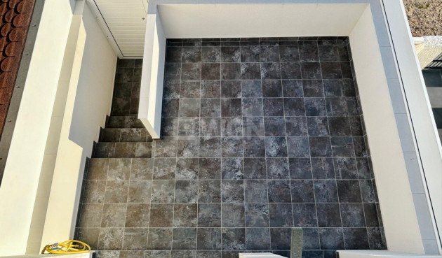 Odsprzedaż - Kamienica - Torrevieja - Costa Blanca