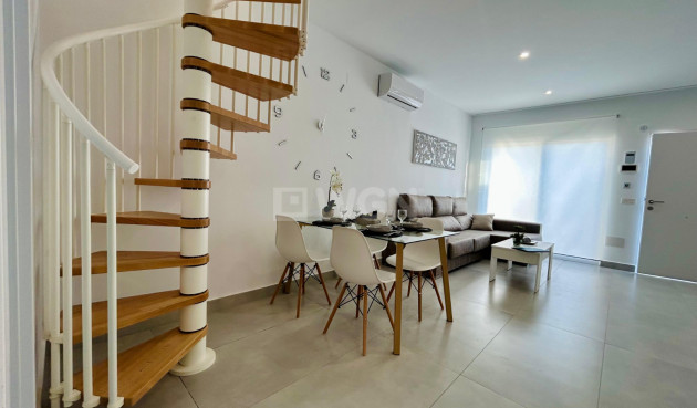 Odsprzedaż - Kamienica - Torrevieja - Costa Blanca