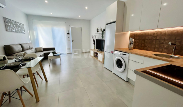 Odsprzedaż - Kamienica - Torrevieja - Costa Blanca