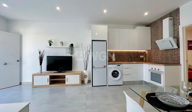 Odsprzedaż - Kamienica - Torrevieja - Costa Blanca