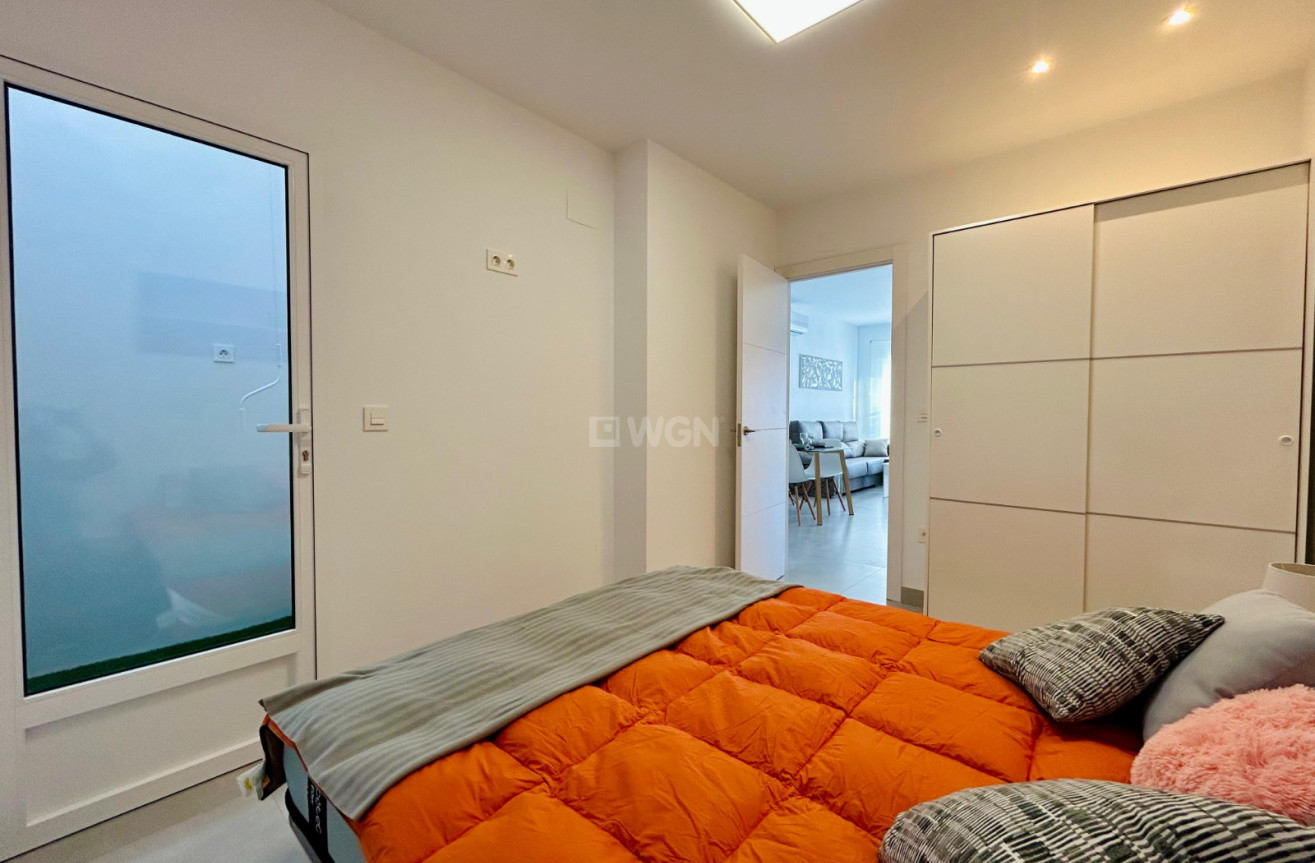 Odsprzedaż - Kamienica - Torrevieja - Costa Blanca