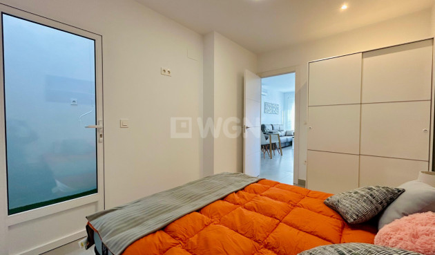 Odsprzedaż - Kamienica - Torrevieja - Costa Blanca