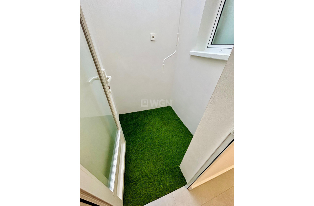 Odsprzedaż - Kamienica - Torrevieja - Costa Blanca