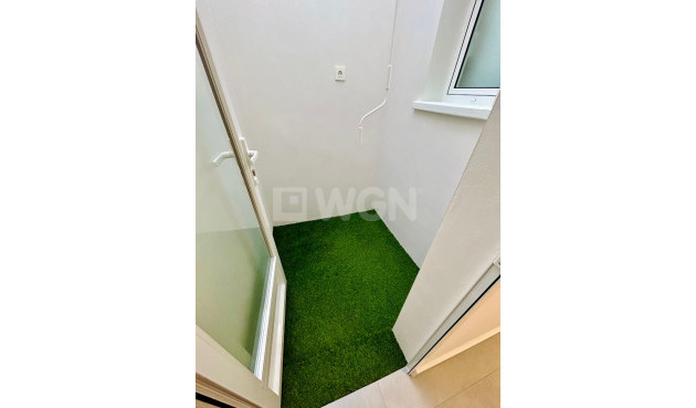 Odsprzedaż - Kamienica - Torrevieja - Costa Blanca