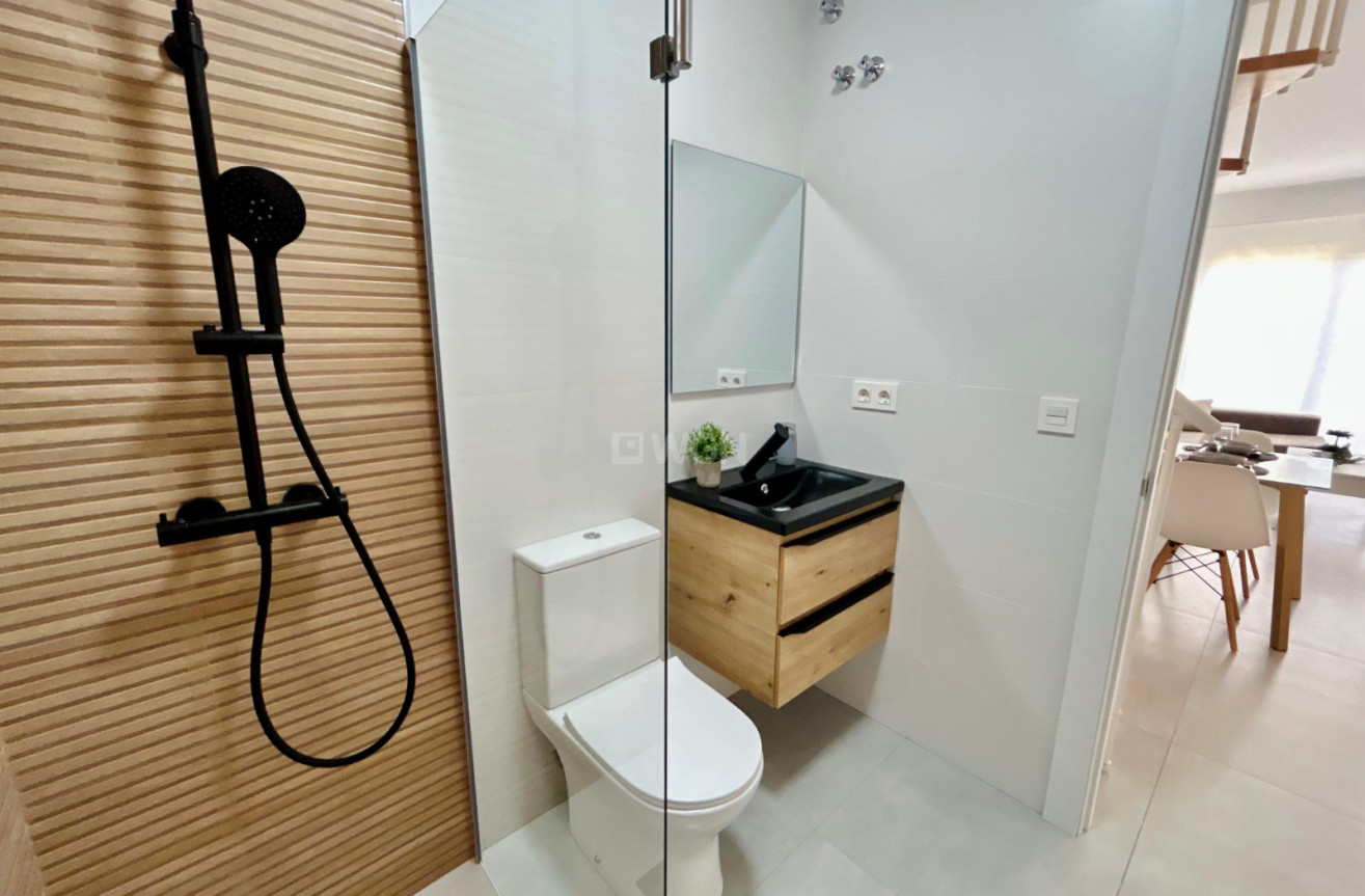 Odsprzedaż - Kamienica - Torrevieja - Costa Blanca