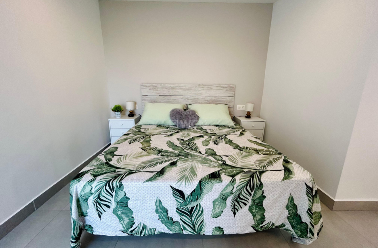 Odsprzedaż - Kamienica - Torrevieja - Costa Blanca