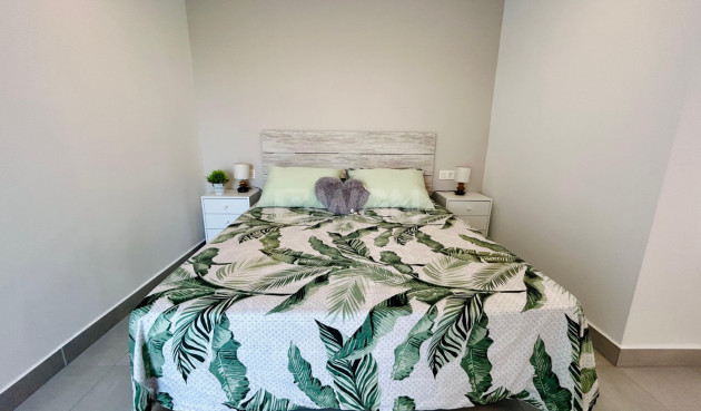 Odsprzedaż - Kamienica - Torrevieja - Costa Blanca