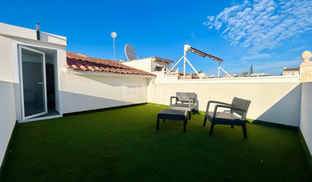 Odsprzedaż - Kamienica - Torrevieja - Costa Blanca