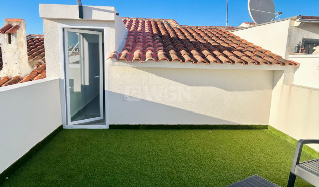 Odsprzedaż - Kamienica - Torrevieja - Costa Blanca