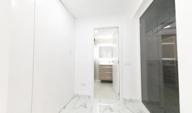 Resale - Apartment / flat - Torrevieja - Playa De Los Naufragos