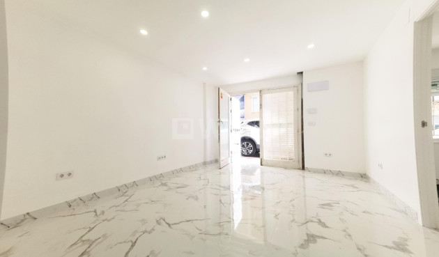 Resale - Apartment / flat - Torrevieja - Playa De Los Naufragos