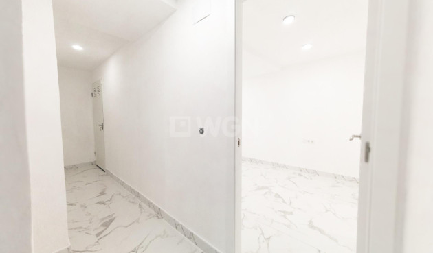 Resale - Apartment / flat - Torrevieja - Playa De Los Naufragos