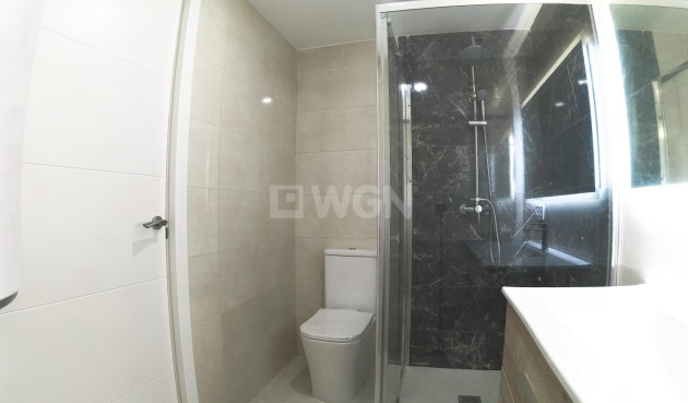 Resale - Apartment / flat - Torrevieja - Playa De Los Naufragos