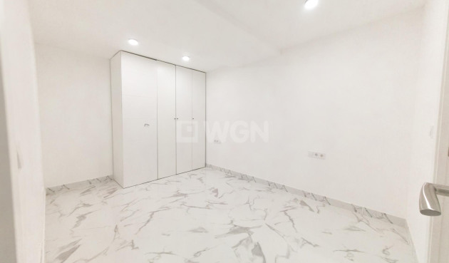 Resale - Apartment / flat - Torrevieja - Playa De Los Naufragos