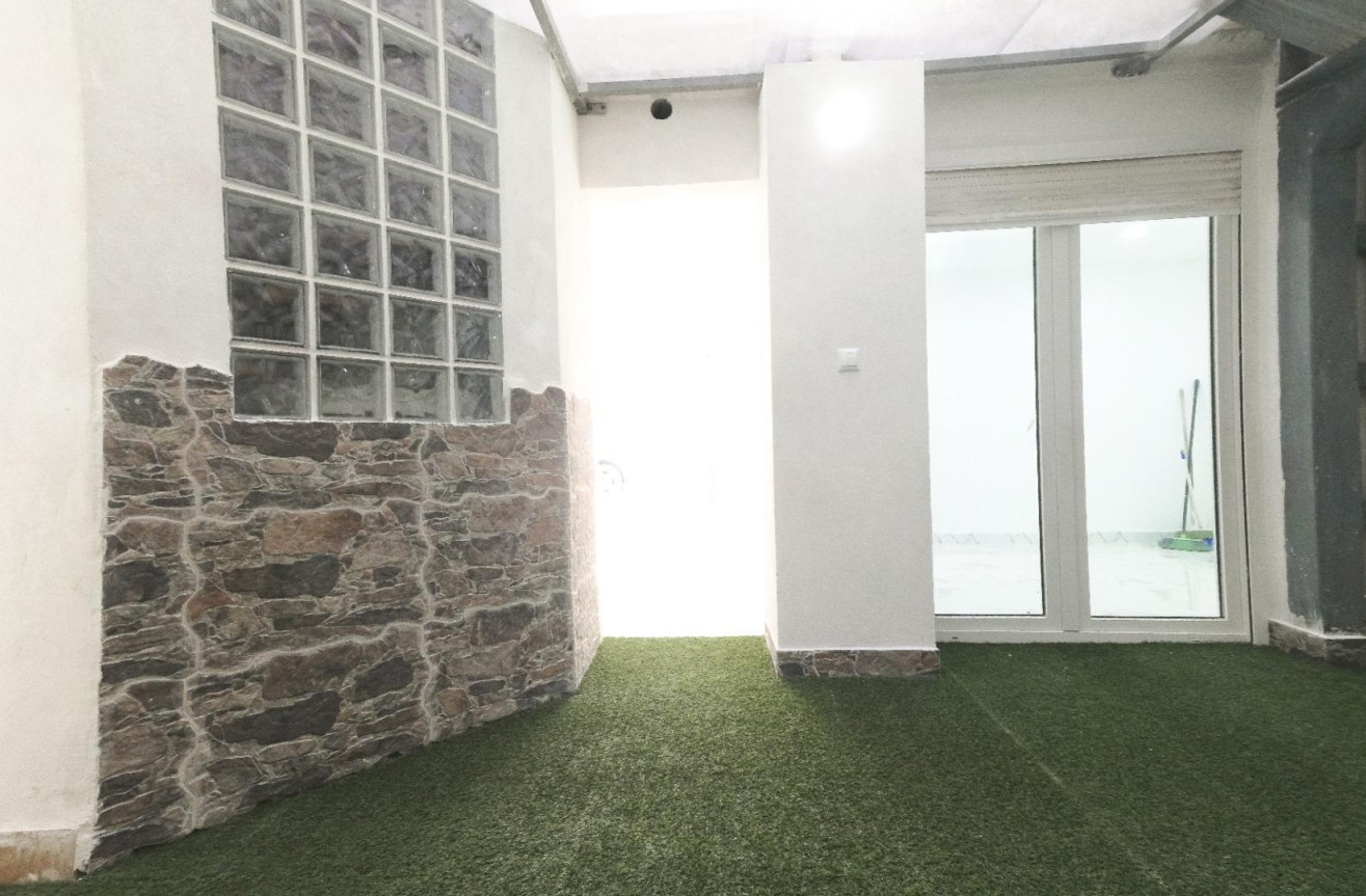 Resale - Apartment / flat - Torrevieja - Playa De Los Naufragos