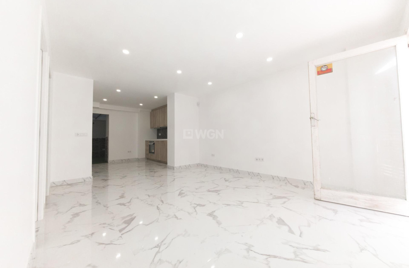 Resale - Apartment / flat - Torrevieja - Playa De Los Naufragos