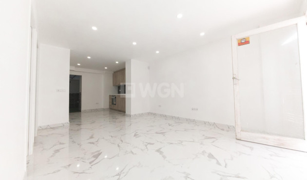 Resale - Apartment / flat - Torrevieja - Playa De Los Naufragos