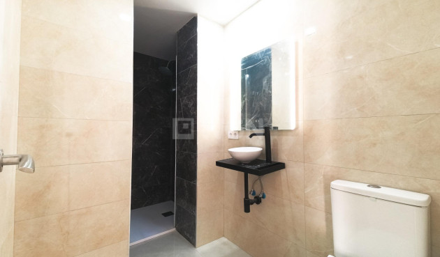 Resale - Apartment / flat - Torrevieja - Playa De Los Naufragos