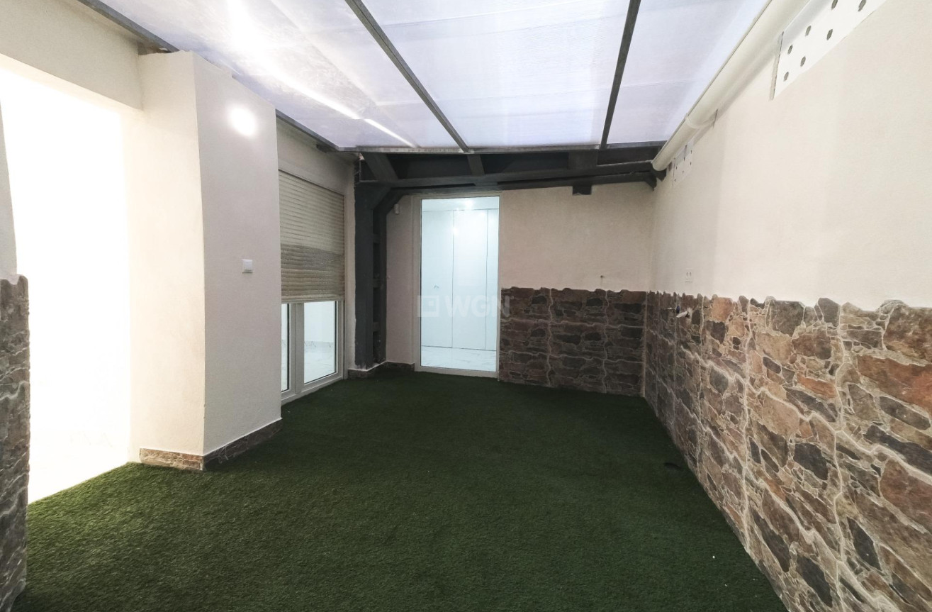 Resale - Apartment / flat - Torrevieja - Playa De Los Naufragos