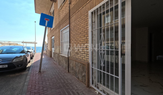 Resale - Apartment / flat - Torrevieja - Playa De Los Naufragos