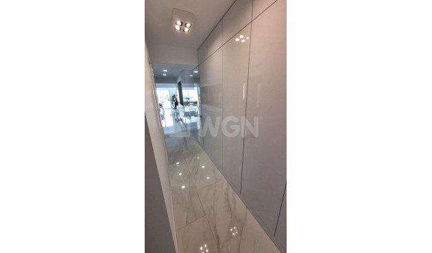 Odsprzedaż - Mieszkanie w bloku - Torrevieja - Centro