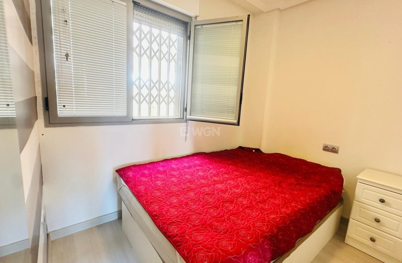 Odsprzedaż - Daszek - Torrevieja - Playa del Cura