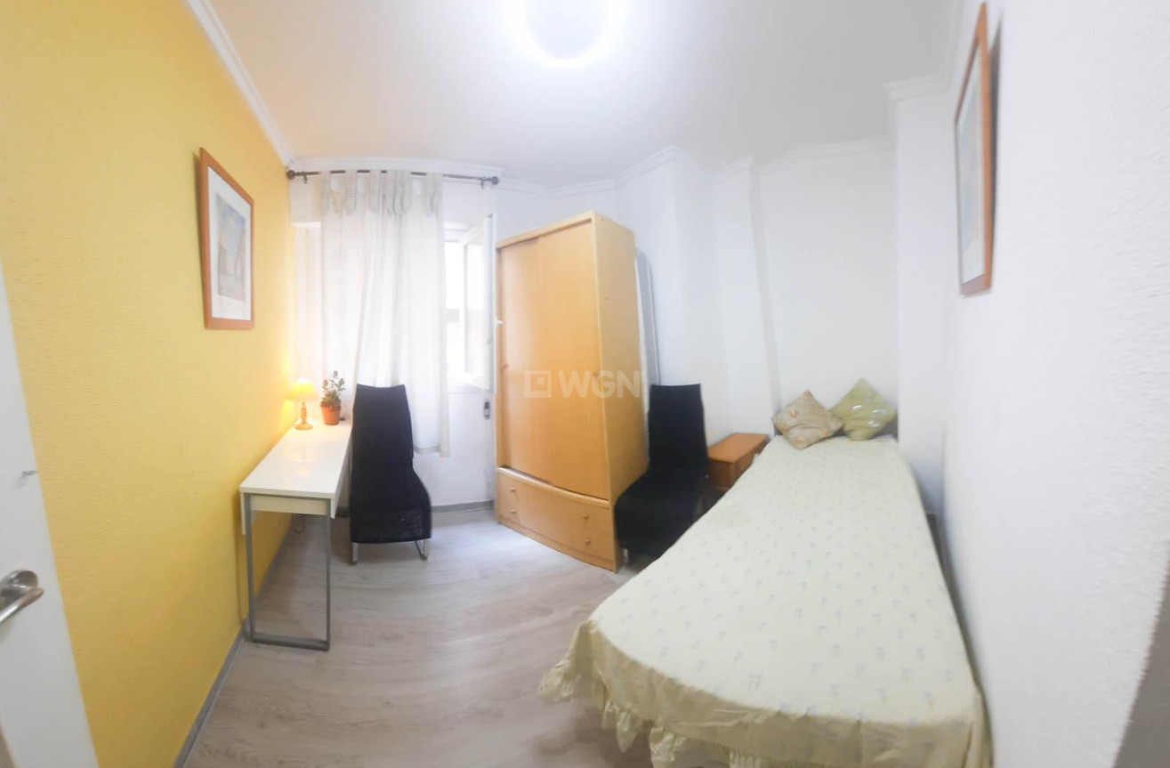 Odsprzedaż - Mieszkanie w bloku - Torrevieja - Centro