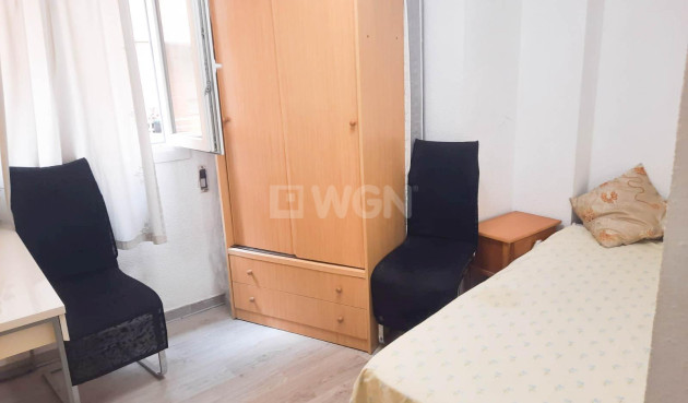 Odsprzedaż - Mieszkanie w bloku - Torrevieja - Centro