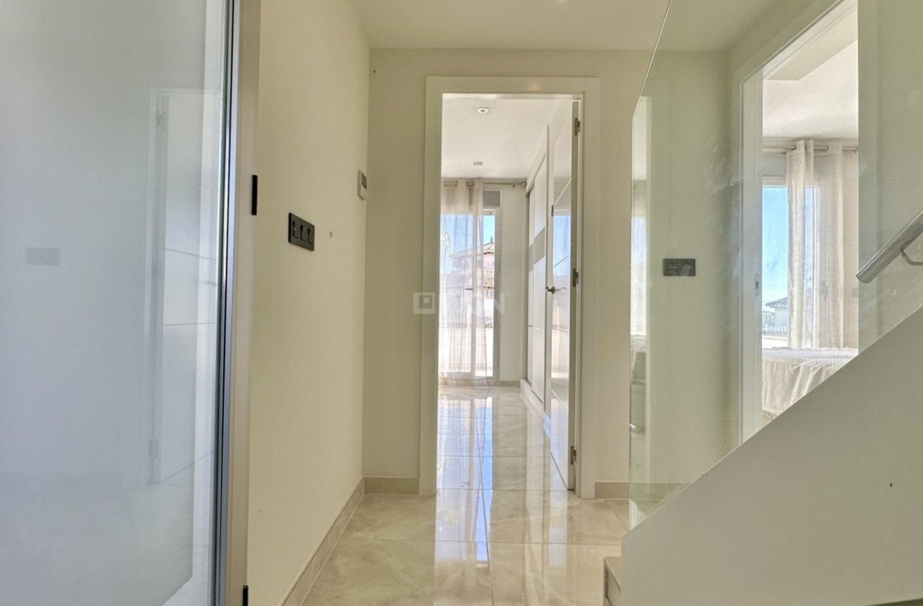 Odsprzedaż - Villa - Orihuela Costa - Costa Blanca