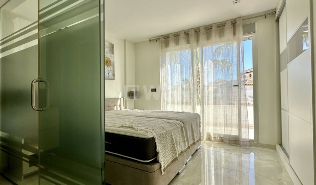 Odsprzedaż - Villa - Orihuela Costa - Costa Blanca