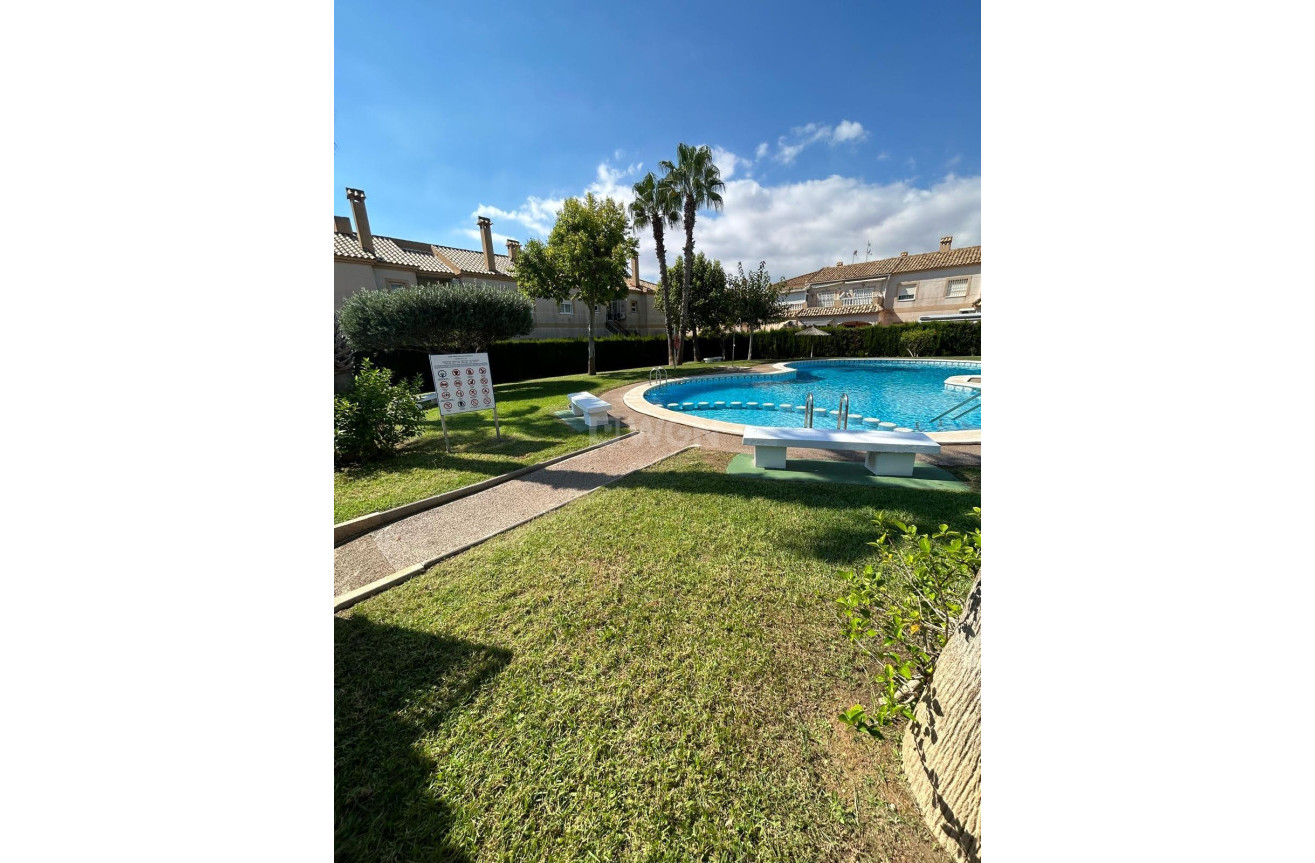 Odsprzedaż - Bungalow - Torrevieja - aguas nuevas