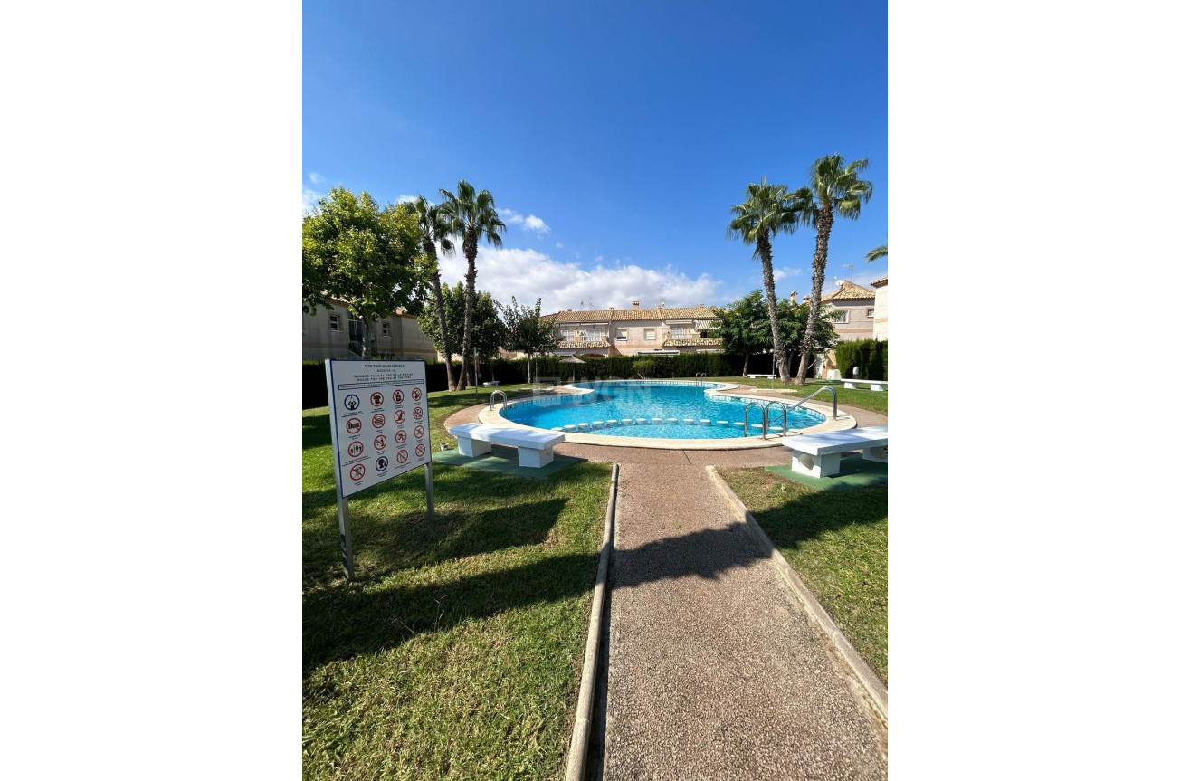 Odsprzedaż - Bungalow - Torrevieja - aguas nuevas