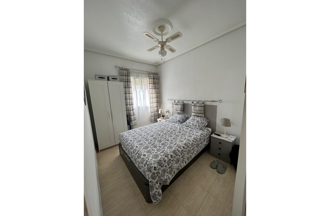 Odsprzedaż - Bungalow - Torrevieja - aguas nuevas