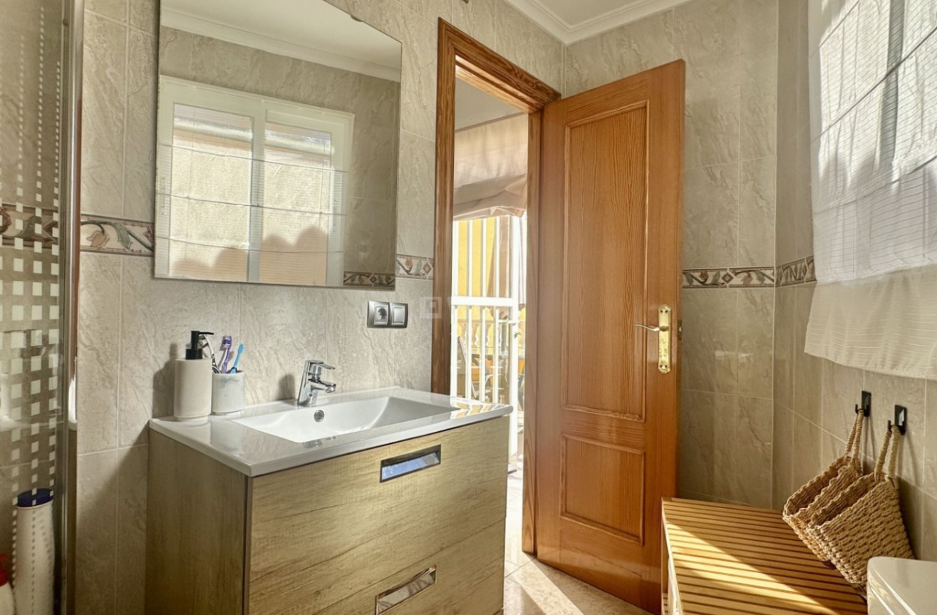 Odsprzedaż - Kamienica - Orihuela Costa - Costa Blanca