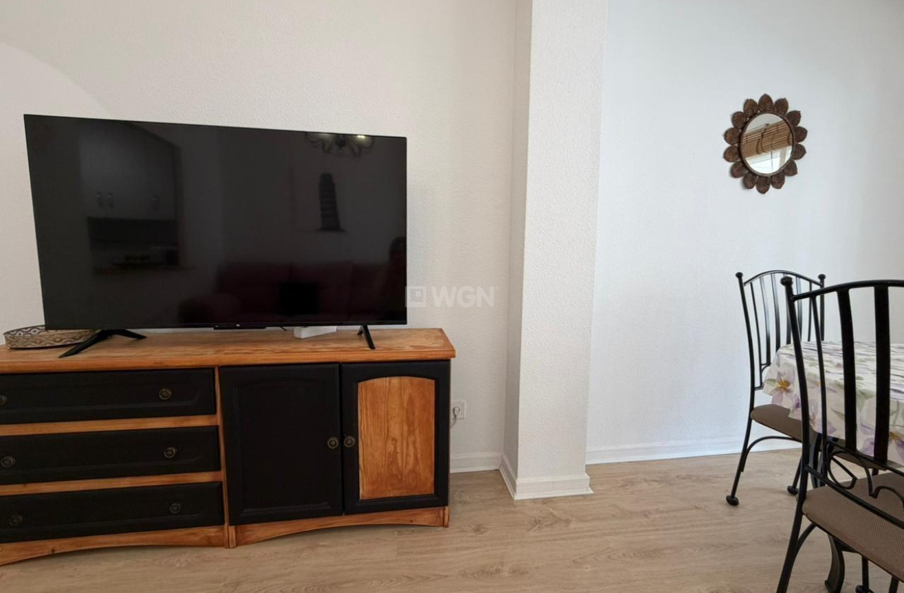 Odsprzedaż - Mieszkanie w bloku - Torrevieja - Playa del Cura