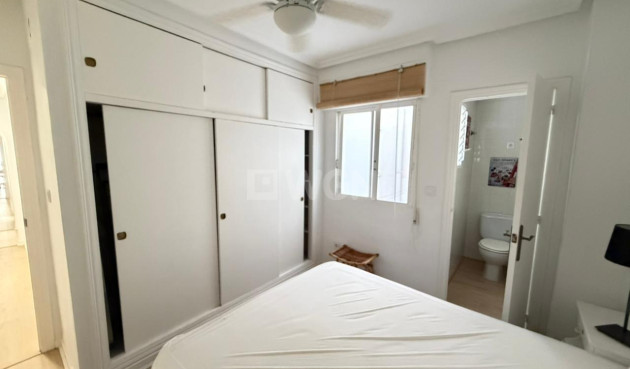 Odsprzedaż - Mieszkanie w bloku - Torrevieja - Playa del Cura