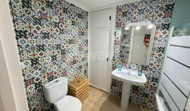 Odsprzedaż - Mieszkanie w bloku - Torrevieja - Playa del Cura