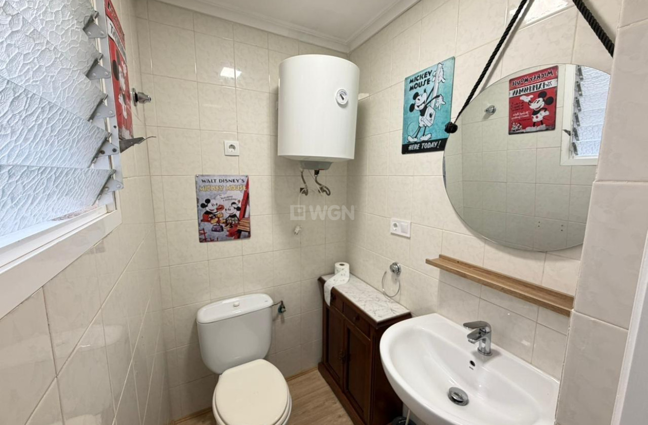 Odsprzedaż - Mieszkanie w bloku - Torrevieja - Playa del Cura