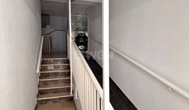 Odsprzedaż - Mieszkanie w bloku - Torrevieja - Playa del Cura