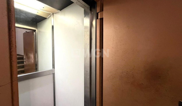 Odsprzedaż - Mieszkanie w bloku - Torrevieja - Playa del Cura