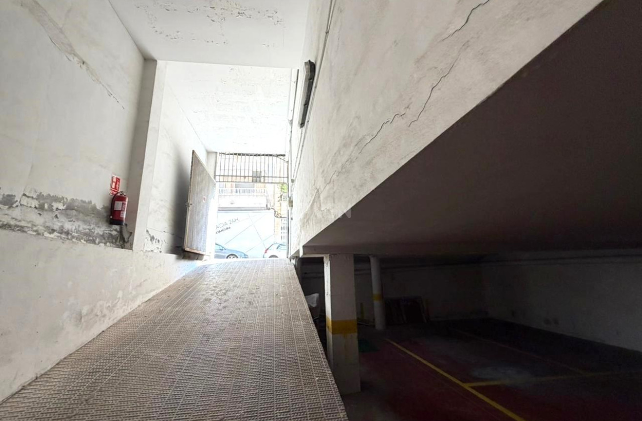 Odsprzedaż - Mieszkanie w bloku - Torrevieja - Playa del Cura