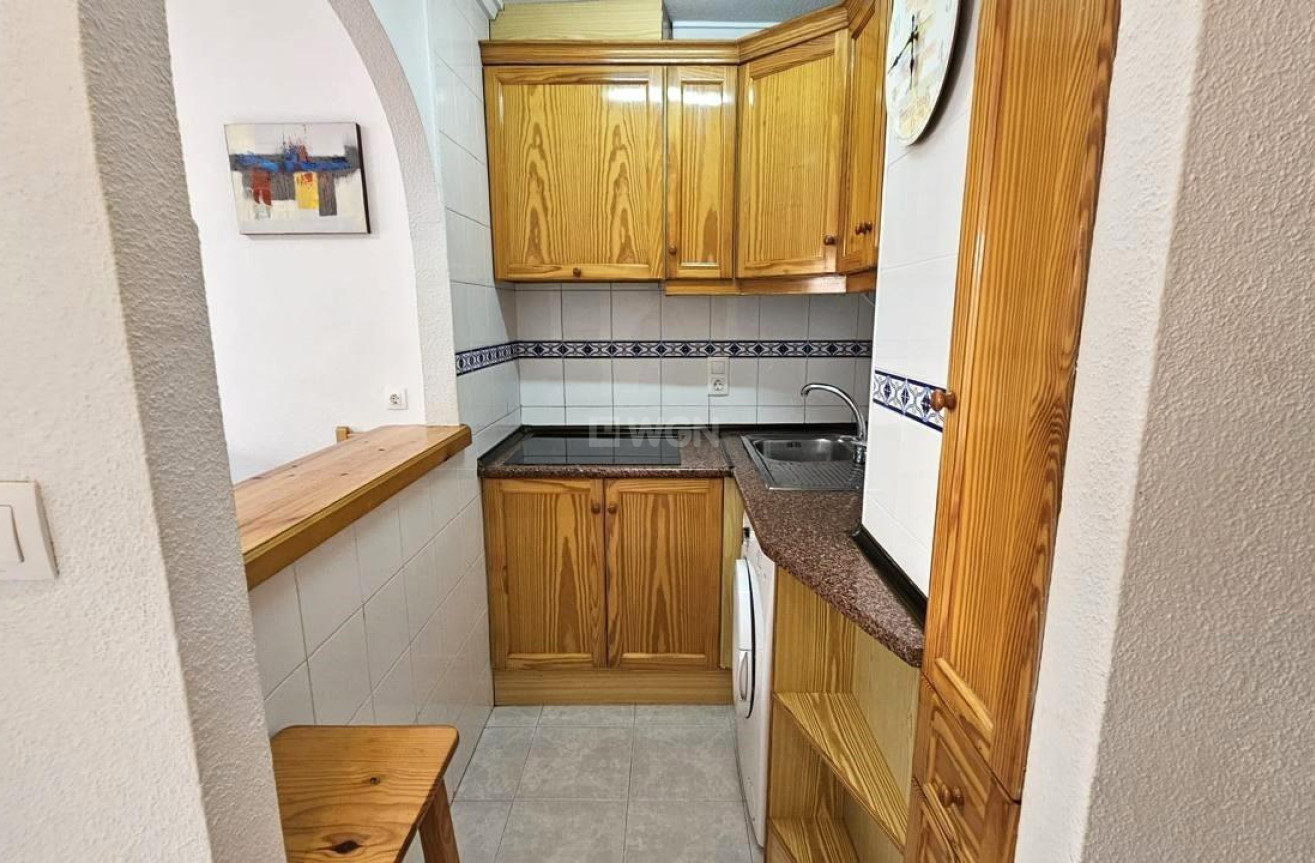 Odsprzedaż - Mieszkanie w bloku - Torrevieja - Acequion