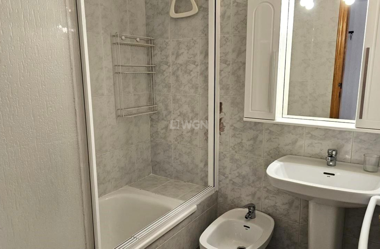 Odsprzedaż - Mieszkanie w bloku - Torrevieja - Acequion