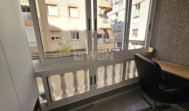 Odsprzedaż - Mieszkanie w bloku - Torrevieja - Acequion