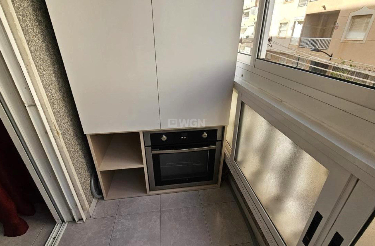 Odsprzedaż - Mieszkanie w bloku - Torrevieja - Acequion