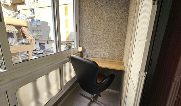 Odsprzedaż - Mieszkanie w bloku - Torrevieja - Acequion