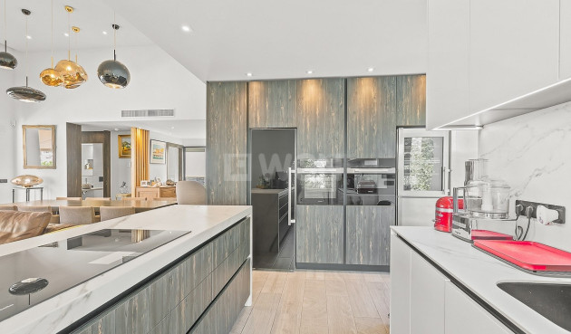 Resale - Villa - La Finca Golf Resort - Inland